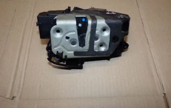 Ford C-MAX II Rear door lock