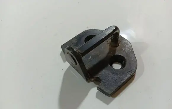 Volvo V50 Front door lock loop/hook striker 30699650