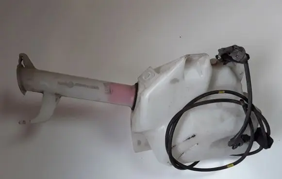 Mitsubishi Grandis Windshield washer fluid reservoir/tank HLC37053