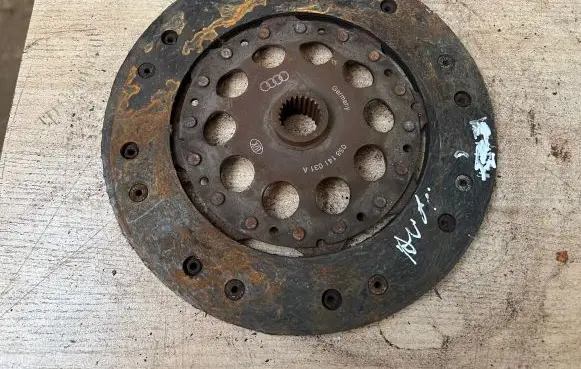 Audi A4 S4 B5 8D Clutch pressure plate 058141031A