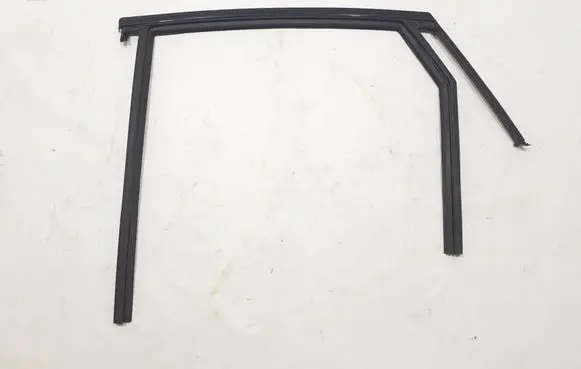 Volvo S90, V90 Rubber seal rear door 31365736