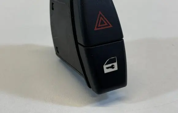 BMW 6 E63 E64 Hazard light switch 6919506 61316919506