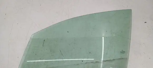 Citroen C5 Front door window glass four-door