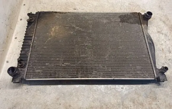 Audi A6 S6 C6 4F Coolant radiator