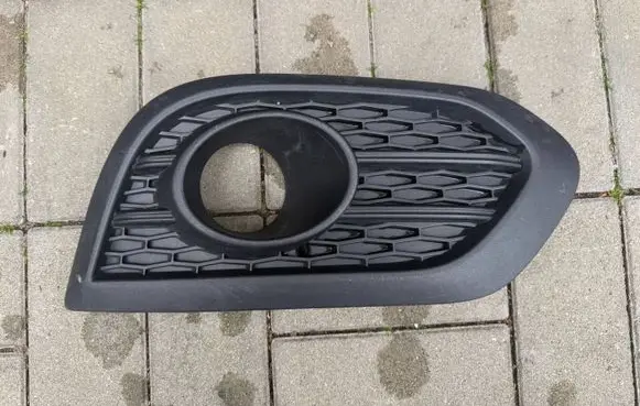 Renault Kadjar Front fog light trim/grill 261A21870R