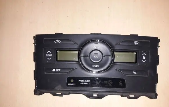 Toyota Auris 150 Climate control unit 5590002351