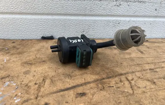 Mercedes-Benz CLK A209 C209 Turbo solenoid valve A0005450527