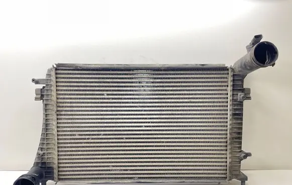Volkswagen Golf V Intercooler radiator