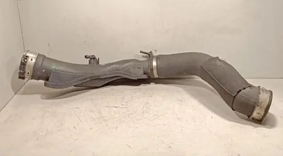 BMW X5 E70 Intercooler pipe mounting bracket 11617809834 4737106