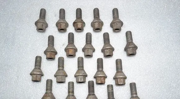 Renault Trafic III (X82) Nuts/bolts 7703003006