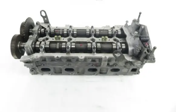 Chevrolet Cruze Engine head 25183241