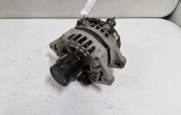 Hyundai Tucson TL Generator/alternator 37300-2B960