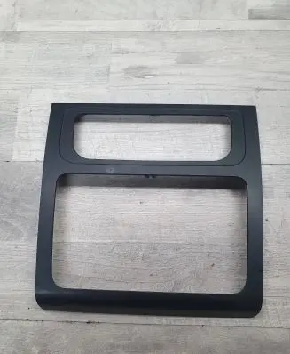 Radio/GPS head unit trim