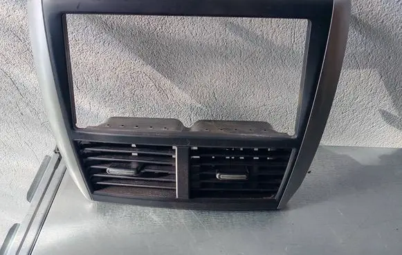 Subaru Forester SH Climate control/heater control trim 