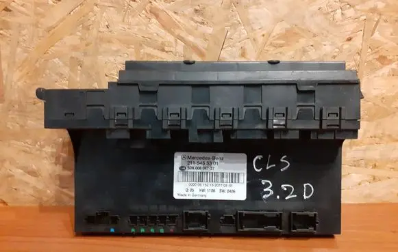 Mercedes-Benz CLS C219 Fuse box set 1885 2115455301