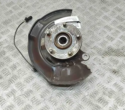 Toyota Prius+ (ZVW40) Front wheel hub 4355047010