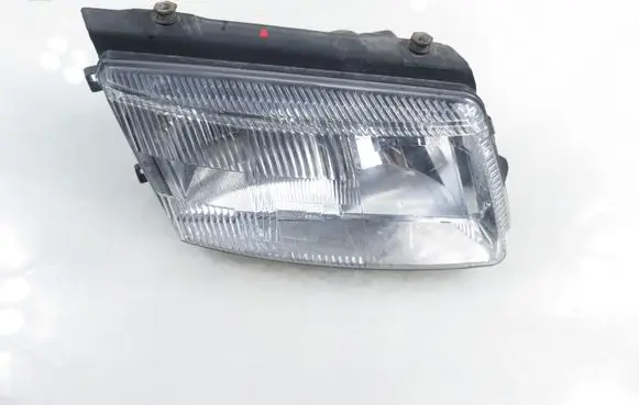 Volkswagen PASSAT B5 Headlight/headlamp