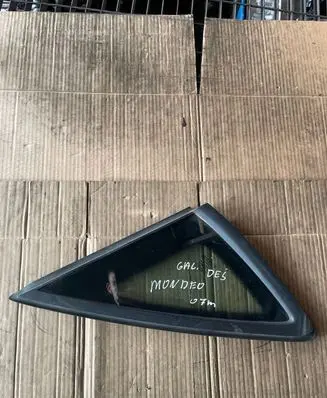 Ford Mondeo Mk III Rear side window