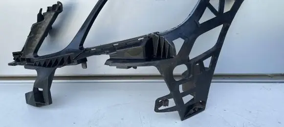 Mercedes-Benz E W212 Front bumper mounting bracket A2128850365