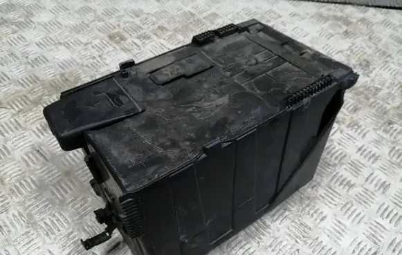 Citroen DS4 Battery box tray 9689002180