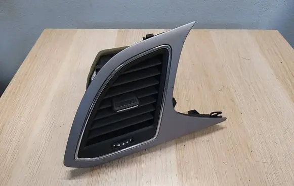Seat Leon (5F) Dash center air vent grill 5F1820901D