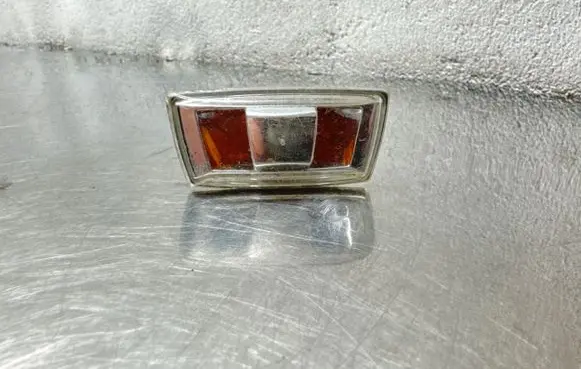 Opel Astra H Front fender indicator light 13193574 13193575