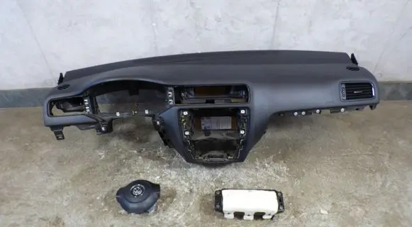Volkswagen Jetta VI Dashboard CARTDESKA