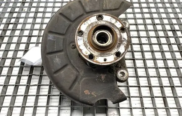 Volkswagen PASSAT B6 Front wheel hub spindle knuckle 