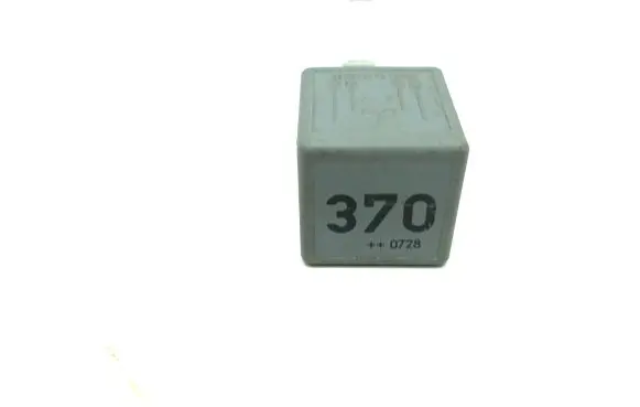 Audi A6 S6 C6 4F Other relay 8D0951253 VD04J52X300