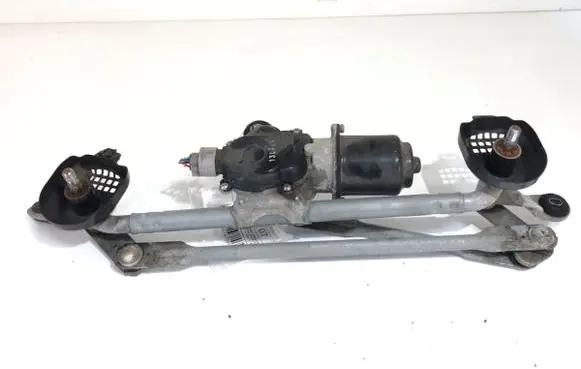 Front wiper linkage and motor