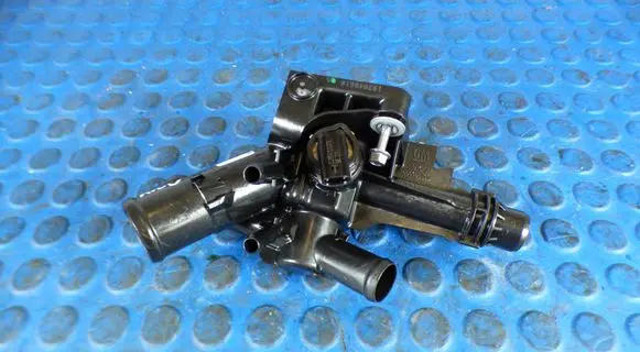Opel Astra K Thermostat housing 55512491