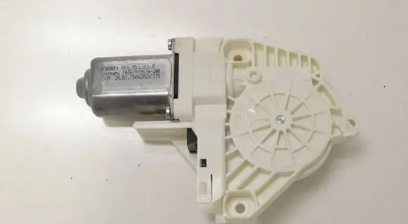Hyundai ix35 Front door window regulator motor 8K0959801B