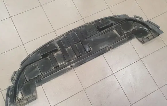 Renault Clio III Front bumper skid plate/under tray 01040185004