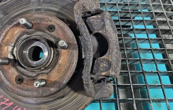 Front brake caliper