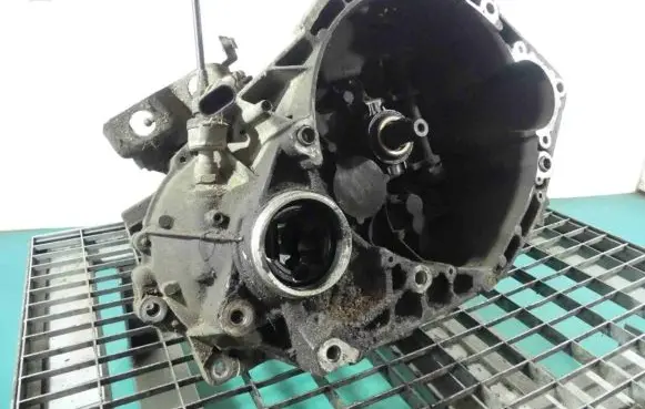 Manual 5 speed gearbox