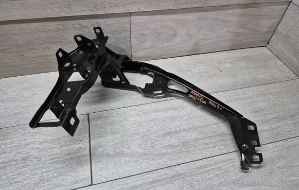 BMW 1 F40 Headlight/headlamp mounting bracket 7459882