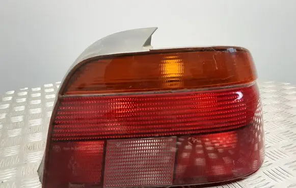 BMW 5 E39 Rear/tail lights 8358032