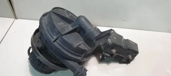 Audi A6 S6 C5 4B Secondary air pump 06a959253b 8d0906613b