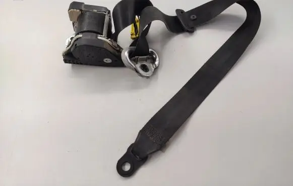 Volkswagen Caddy Front seatbelt