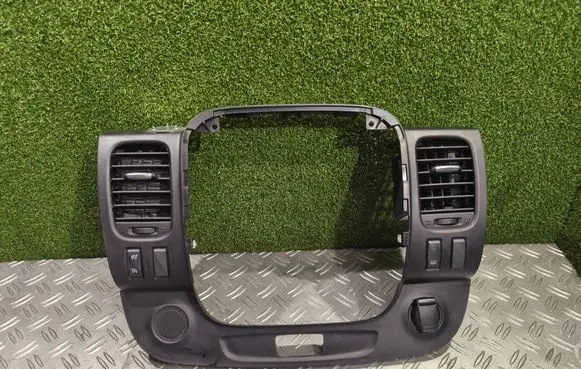 Renault Trafic III (X82) Radio/GPS head unit trim 93453370 682608675R OP123456