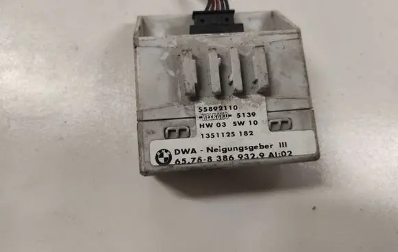 BMW 3 E46 Yaw turn rate sensor 657583869329 55892110 1351125182