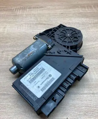 Volkswagen Phaeton Rear door window regulator motor 3D0959703E 05074370