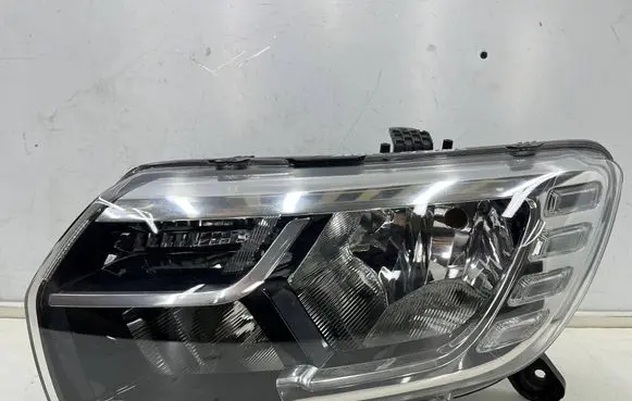 Dacia Sandero Headlight/headlamp 260605665r