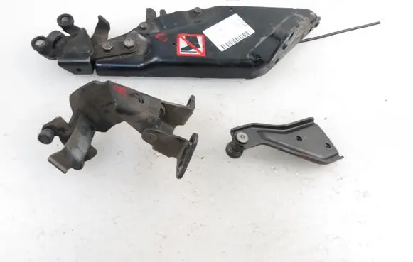 Mazda 5 Sliding door upper roller guide/hinge 