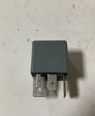 Audi TT Mk1 Other relay 1J0906381B V23134B63X382