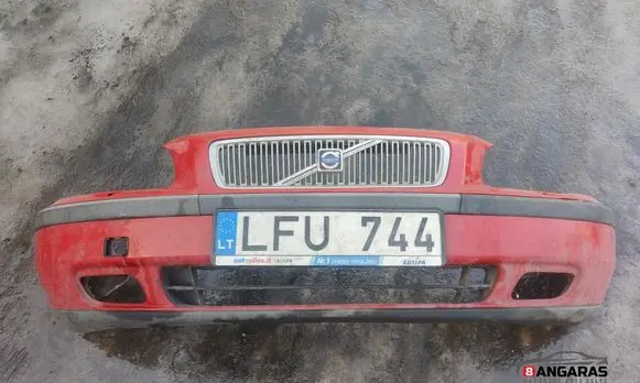 Volvo V70 Front bumper 09484239