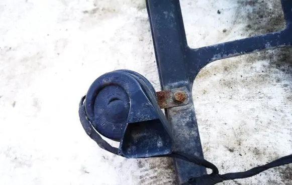 Mercedes-Benz ML W164 Horn signal e9011165