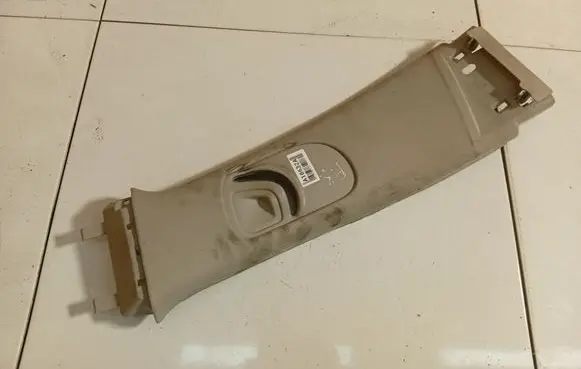 Renault Scenic II - Grand scenic II (B) pillar trim (top) 8200084324