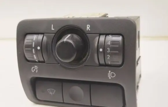 Subaru Outback Wing mirror control module 159911