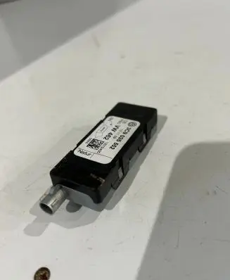 Volkswagen PASSAT B6 Antenna control unit 3C9035552 12012400